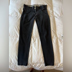 Freddy WR.UP® Denim Mid Rise - 7/8 Length - Size S / Black + Black Stitching